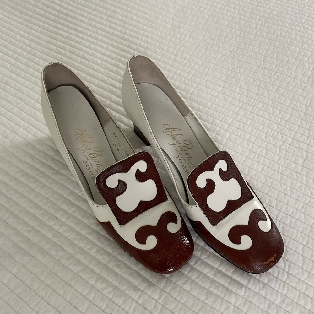 Truly Vintage Mod Brown and White Women's Chunky Heels